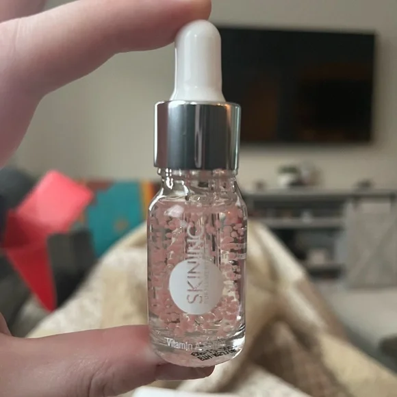 SKIN INC - VITAMIN A SERUM - Picture 9 of 10